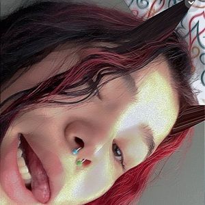 Meet your Posher, Elizabeth